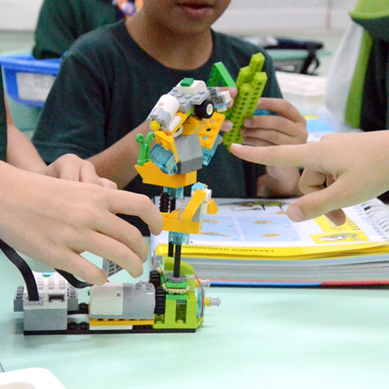 Aulas de Rob&oacute;tica Educacional com metodologia exclusiva